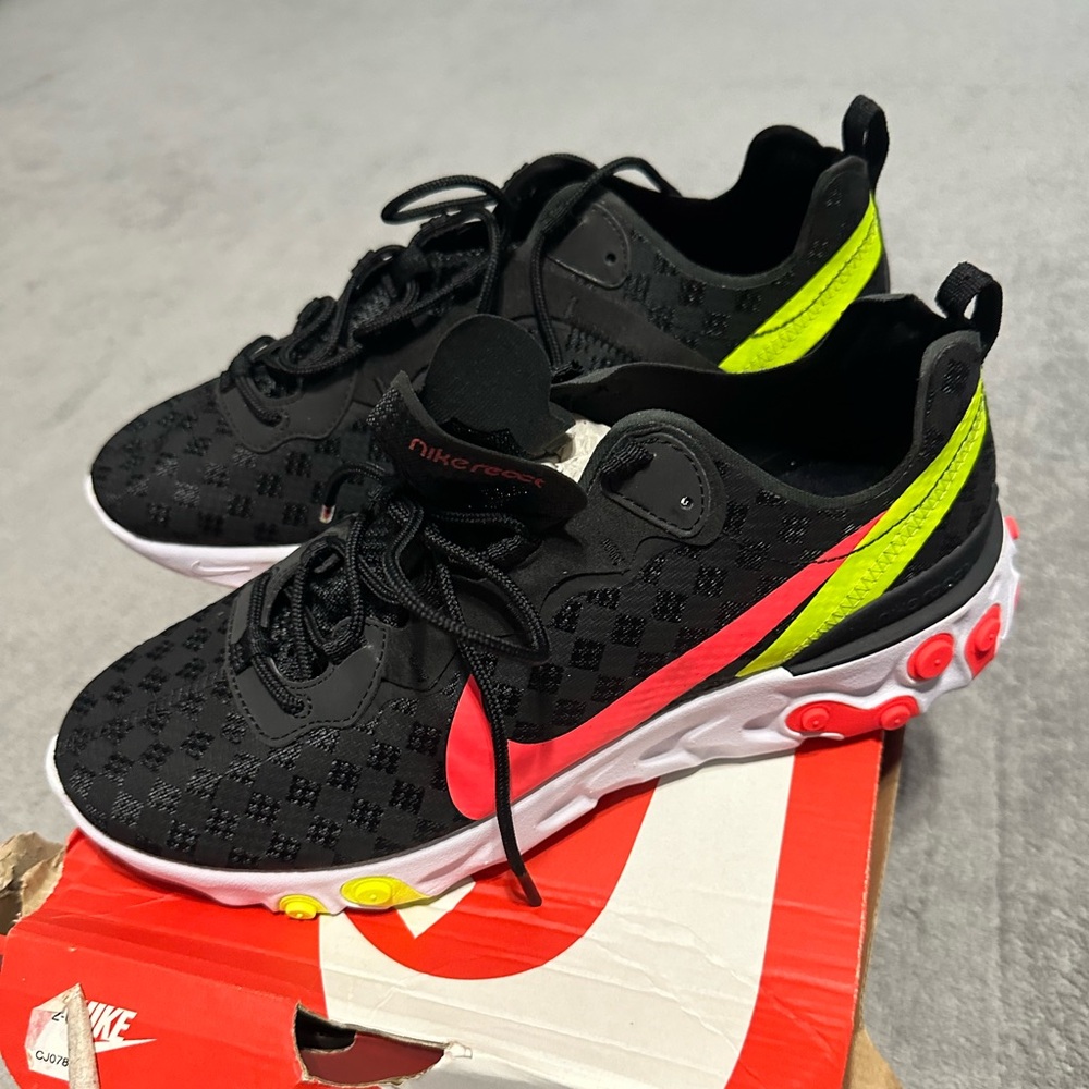 Nike REACT 55 Element